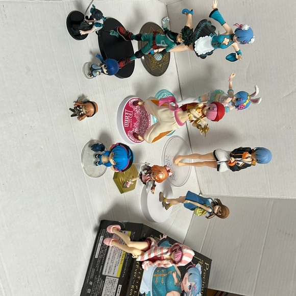 Lot of 12 Re:zero figurines - Picture 12 of 13